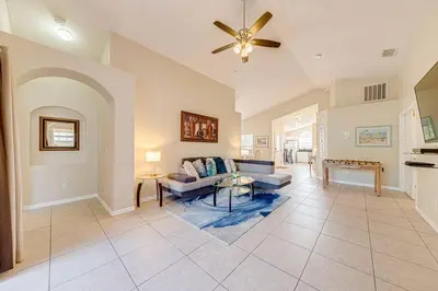 Gallery image of New! Disney Vacation Oasis! 4B/2B, Lake View and Private Pool in Kissimmee
