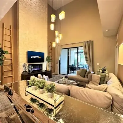 Sophisticated 4 En Suites w Private Hot Tub & BB