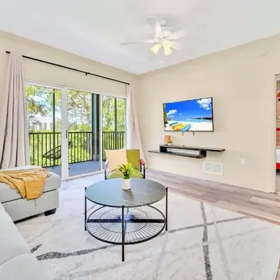 Modern 2BR Condo - Pool - Near Disney