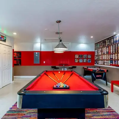 4br House w Perfect Location Pool and Much More