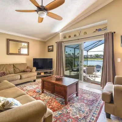 Charming 3BR home in Kissimmee with private pool and lake view