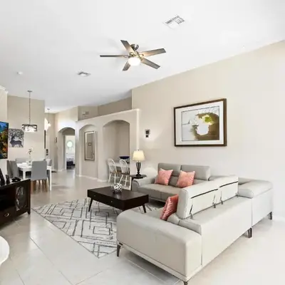 South Facing Pool 4 Bedroom 3 Bath Villa