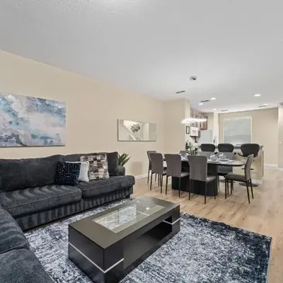 Luxury 3-Suite Townhome Resort Near Universal