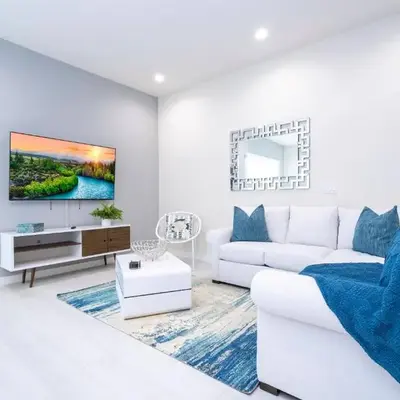 5 min to Disney NEW Upscale 5 Suites Villa