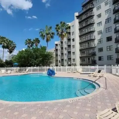 Universal-Disney Dream 1211 Studio - The Enclave