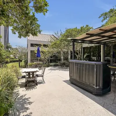 Enclave Refurbished Condo: Just 2mi to Universal!