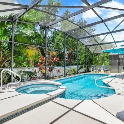South Facing Pool with Spa and a Game Room in Prime Location Near Disney