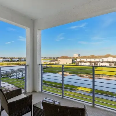 Storey Lake 2BR Cozy Resort Home Close to Disney