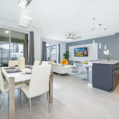 2472PB TOWNHOUSE 4 BEDROOMS & 3 BATHROOMS + POOL