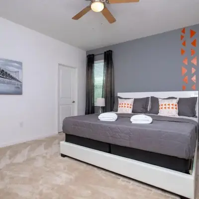 Gorgeous Family Home! Sleeps 28 BLV103