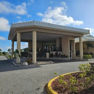 a large building with at 3608 Orlando Vacational 1st floor in Orlando
