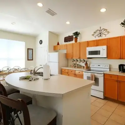 4 bed Single Level Home in Windsor Palms Sleeps 8