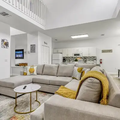 Stunning 5 bedroom pool home in gated community minutes from Disney