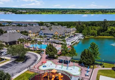 an aerial view of a resort with a water park at Vilas em Seven Dwarfs - 3 Quartos - 20 min disney in Kissimmee