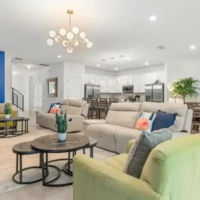 Upstay Family Home w Pool
