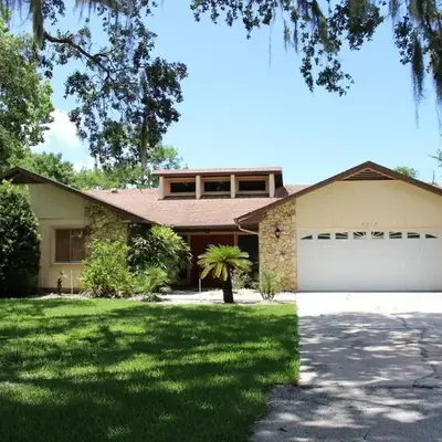 3 Bed 2 Bath amazing Lakeview