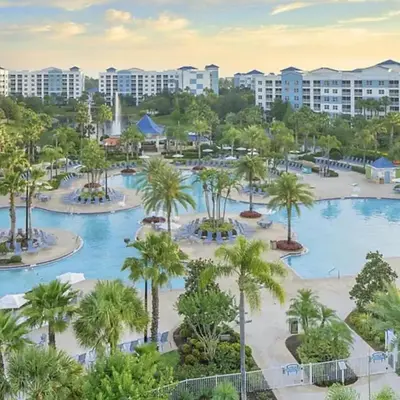Enjoy your AM coffee in resort relaxation garden in this great 1BD condo in Orlando