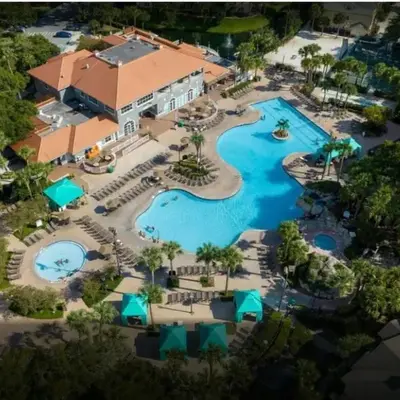 Have fun in this 2BD condo in a resort setting with close access to Orlando parks