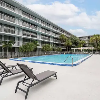 Spacious 1BR Stay Near Disney parks With pool view