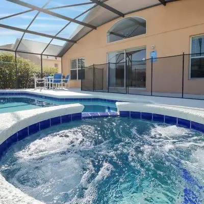 Beautiful Emerald Island Resort Retreat with Private Pool and Spa Close to Disney