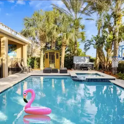 Epic 8Br 8Ba 4k sq ft Villa with Movie Theater Private Pool Spa Sauna Hot Tub Firepit Gaming Room and Arcade - 10mins from Disney Orlando FL