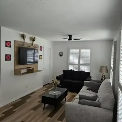 Newly Renovated Modern Studio