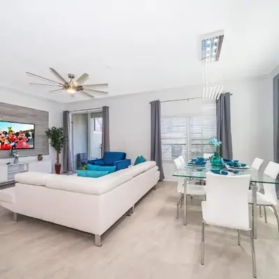 4415RH TOWNHOUSE 5 BEDROOMS & 4 BATHROOMS + POOL