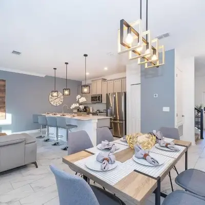 4220AA TOWNHOUSE 4 BEDROOM 3 BATHS + PRIVATE POOL