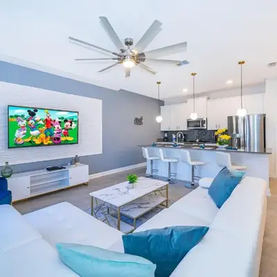 4435LT TOWNHOUSE 4 BEDROOMS & 3 BATHROOMS + POOL