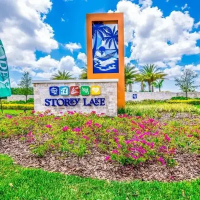 Beautiful 4 bedroom 3 bath pool Townhome 280