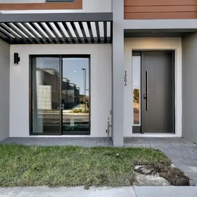 New great townhouse in The Hub