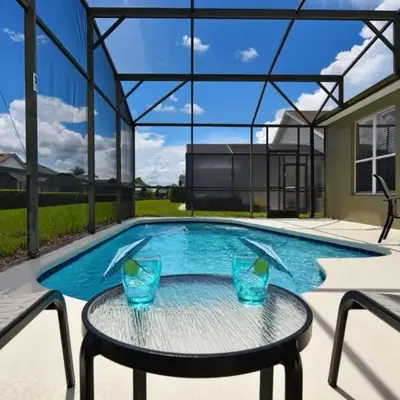 Caribbean Breeze: Pool Home 3 Miles to Disney