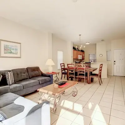 Spacious Emerald Escape - 12 Mins to Disney