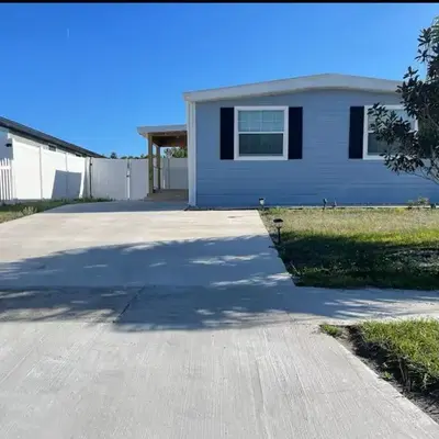 Agradable casa parqueos gratis
