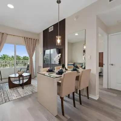 Cozy Apartment w Kitchen Near Universal