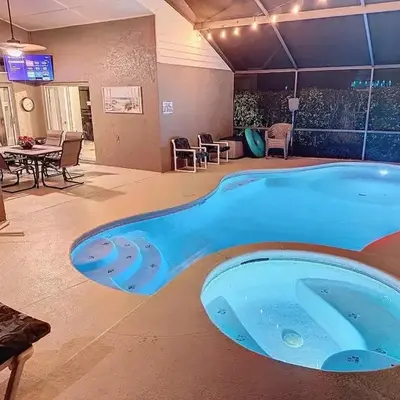 Sunny Oaks Poolside