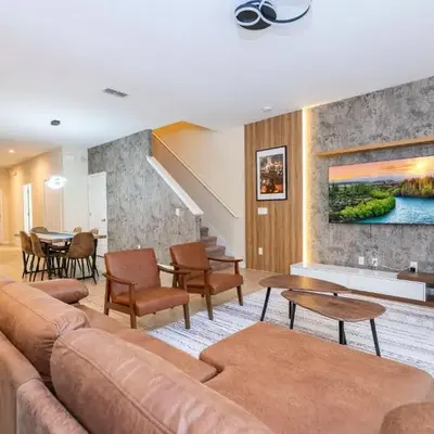 Paradise renovated 5 BD walk to clubhouse 8935