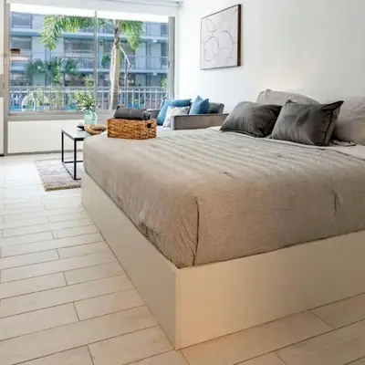 Modern 1BED 1BA Gem in Great Location Free Parking
