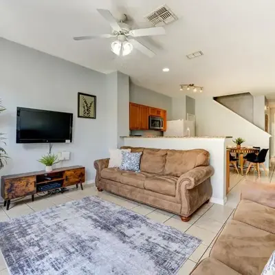 Comfy Townhome Minutes from Disney