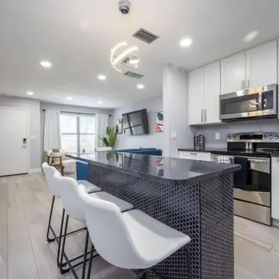 Large 2 bedroom with King bed and Patio