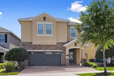 a large house with a garage at 361 Pendant ct in Orlando