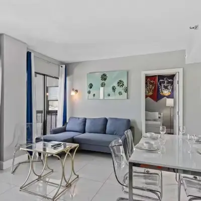 2701 Enclave Condo near Univesal-Lakeview