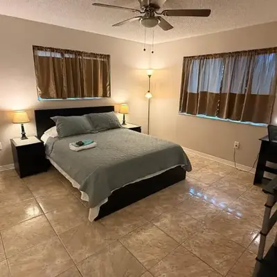 M13 Large Master Room with Private Bathroom & Smart TV