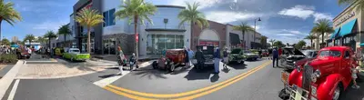 a street with cars parked on the side of the road at No Way Rose - Nearby Disney World & Universal in Orlando