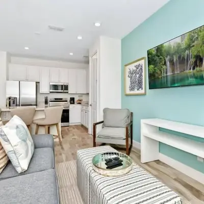 Pistachio Palace - Sleeps 10