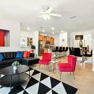 Vibrant 5BR Family Retreat in Storey Lake