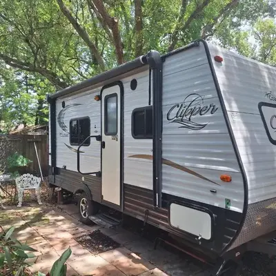 Tiny Trailer happy hole in the wall