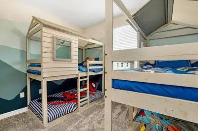 a bunk bed room with two bunk beds at Winterfield storeylake 2759 in Kissimmee