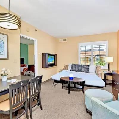 Hot Tub & Pool Condo Near to Universal