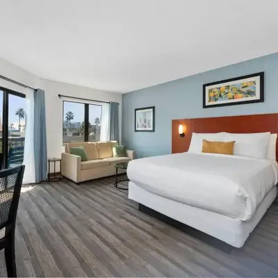 Relaxing Central Condo with Balcony 7 Min to Universal